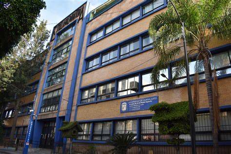 Edificio histórico del Colegio San Calixto, hoy sede universitaria