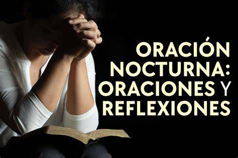 persona en estado de reflexión y oración nocturna